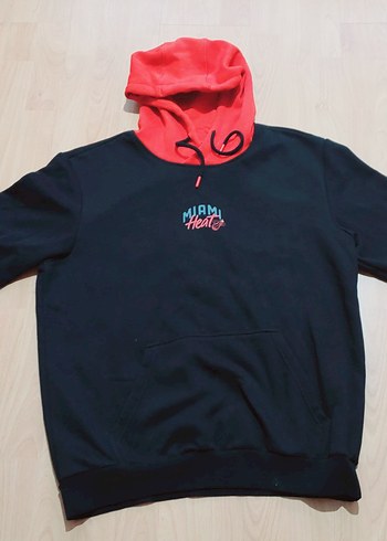 Kırmızı Kapüşonlu Erkek Sweatshirt - Görsel 2