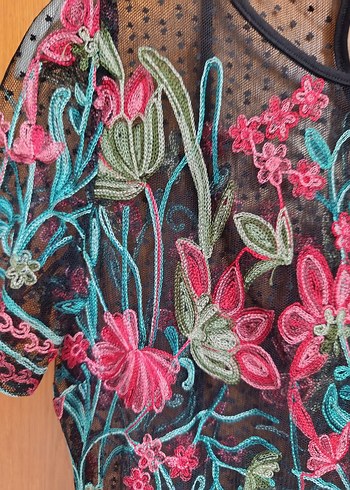 S-M uyumlu Nakışlı Bohem Mini Bluz - Görsel 2