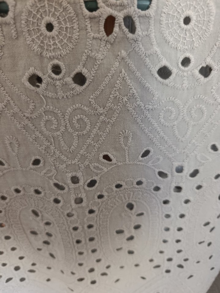 Xs beden Gri Kısa Kollu Dantel İşlemeli Kadın Bluz - Görsel 5