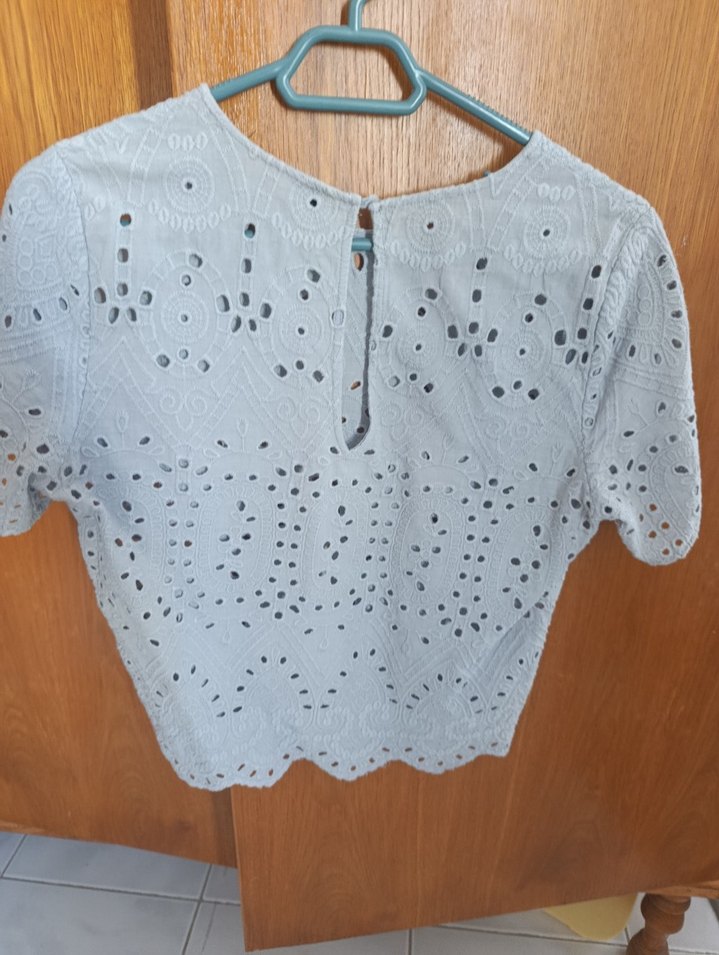 Xs beden Gri Kısa Kollu Dantel İşlemeli Kadın Bluz - Görsel 3
