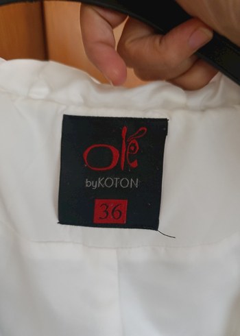 koton 36 beden Kürk Detaylı Beyaz Kolsuz Şişme Yelek - Görsel 3