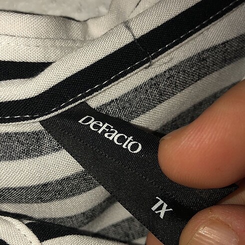 xl Beden DEFACTO ÇİZGİLİ GÖMLEK