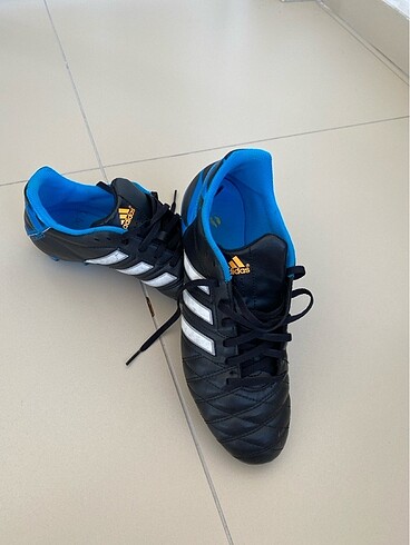 Adidas krampon