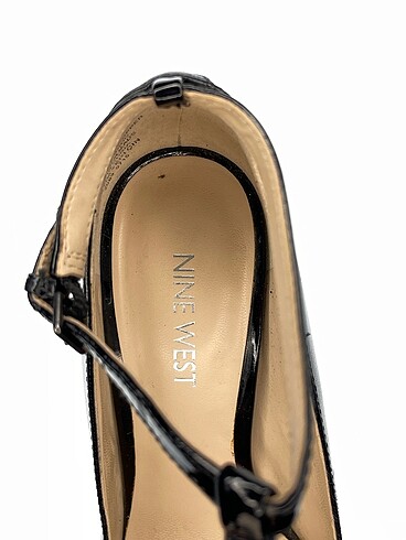 35,5 Beden siyah Renk Nine West Stiletto %70 İndirimli.