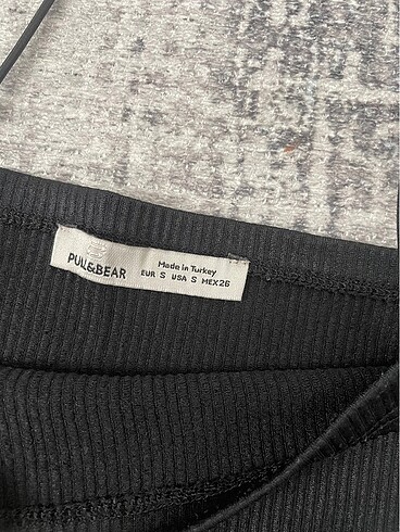 Pull and Bear Pull and Bear spagetti askı siyah crop