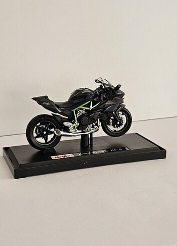 Maisto 1:18 Kawasaki H2R motor figürü