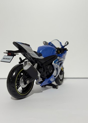 Beden 1:12 Suzuki GSX R1000R