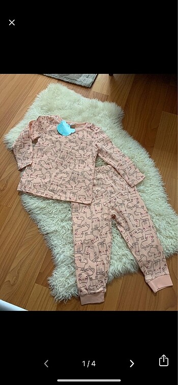 Etiketli sıfır pijama takımı