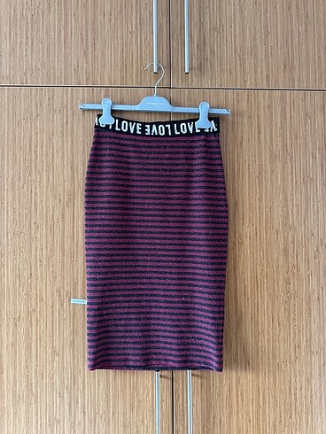 Likralı Vücuda Oturan Işıltılı Etek