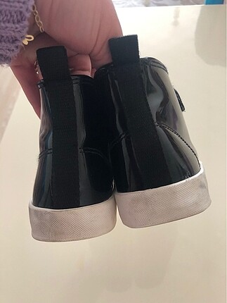 28 Beden H&M 28 numara siyah rugan bot