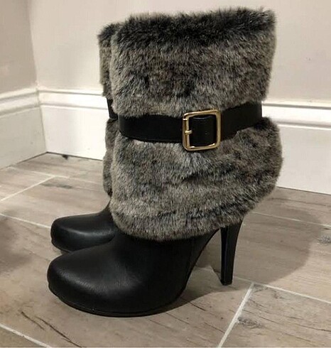 Forever 21 Tüylü Çizme Bootie