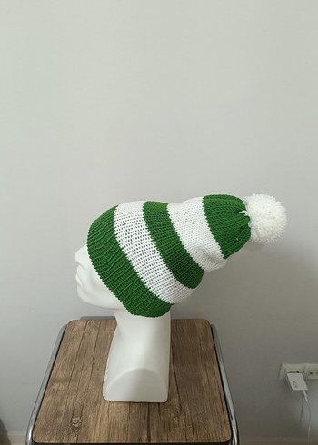 Yeşil Beyaz Çizgili Kadın Örgü Bere - Görsel 3