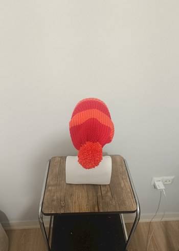 Kadın Kırmızı Örgü Bere - Görsel 3