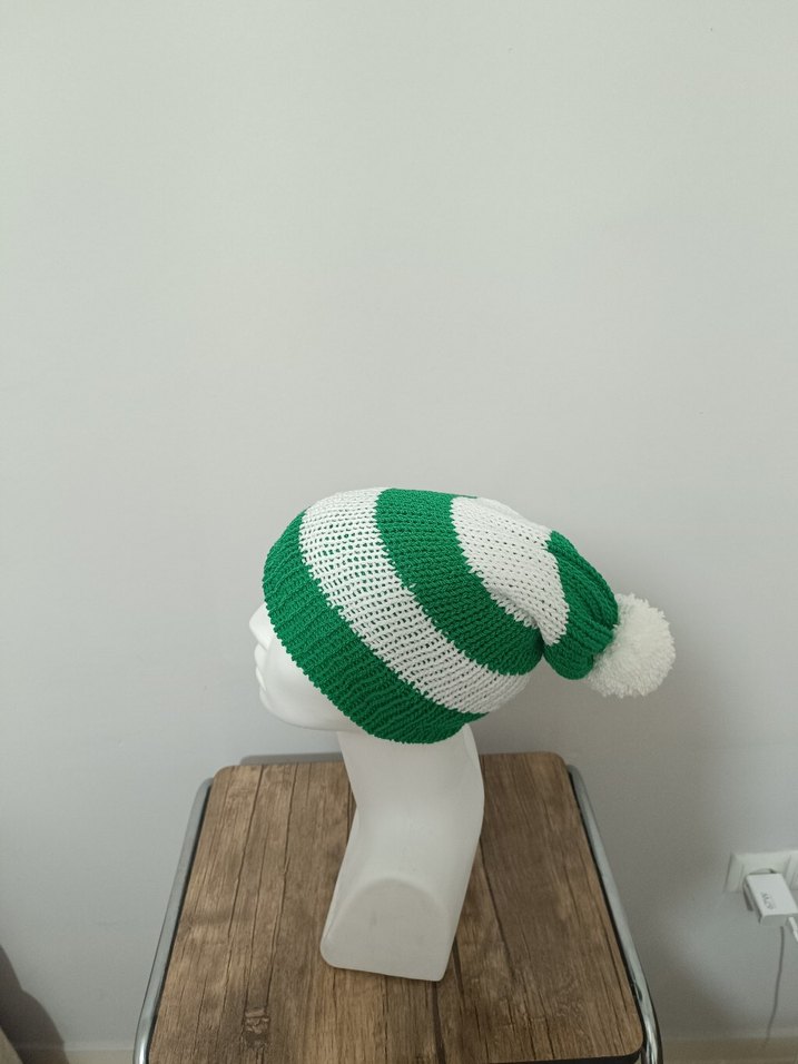 Yeşil Beyaz Çizgili Kadın Örgü Bere - Görsel 3