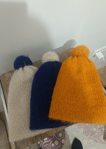 Kadın Renkli Ponponlu Örgü Bere - Görsel 3