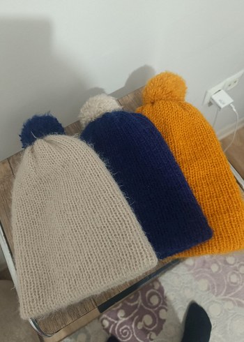 Kadın Renkli Ponponlu Örgü Bere - Görsel 2