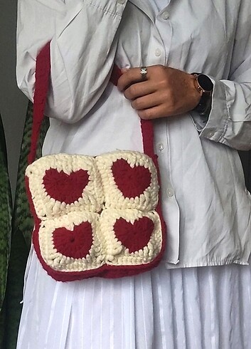 Crochet bag _ kırmızı beyaz kalp motifli tığ işi örgü çanta