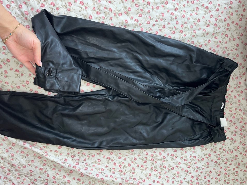 Kadın Siyah Deri Kuşaklı Rahat Pantolon - Görsel 3