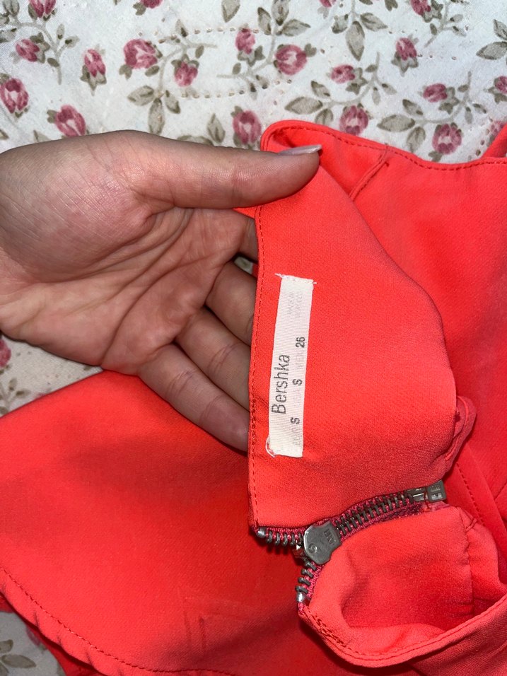 Pembe Volanlı Mini Straplez Bluz - Görsel 3