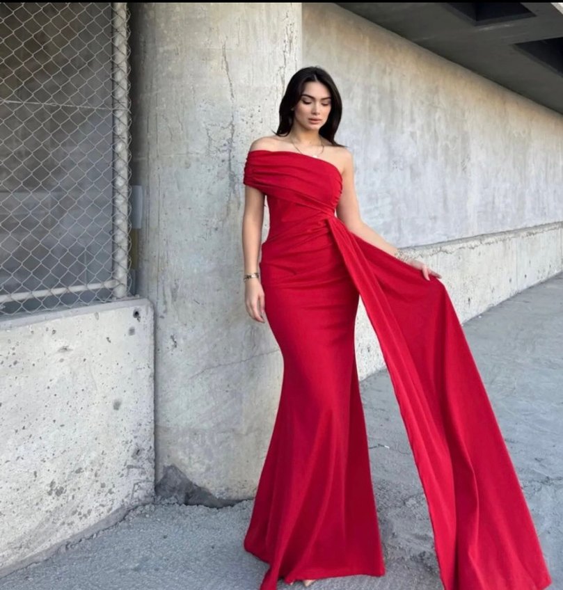 Klasik Şıklık Kırmızı Drapeli Uzun Abiye Elbise - Görsel 2