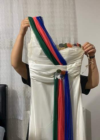 Zara beyaz renkli abiye