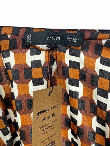 l Beden çeşitli Renk Mango Bluz %70 İndirimli.