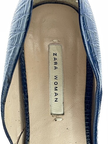 38 Beden lacivert Renk Zara Stiletto %70 İndirimli.