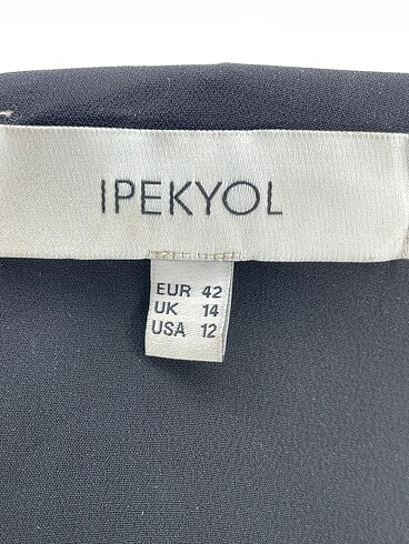 42 Beden siyah Renk ipekyol Yelek %70 İndirimli.