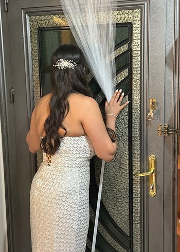 Boncuk İşlemeli Beyaz Straplez Uzun Abiye - Görsel 4