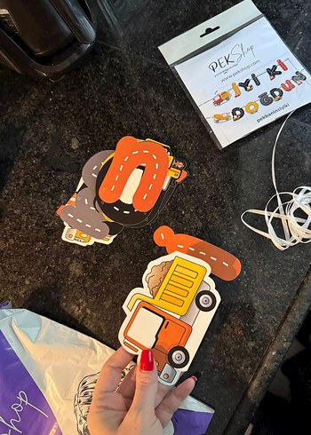 Sarı Pop Kültür Temalı 2 Yaşında Rozet - Görsel 6