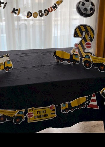 Sarı Pop Kültür Temalı 2 Yaşında Rozet - Görsel 8