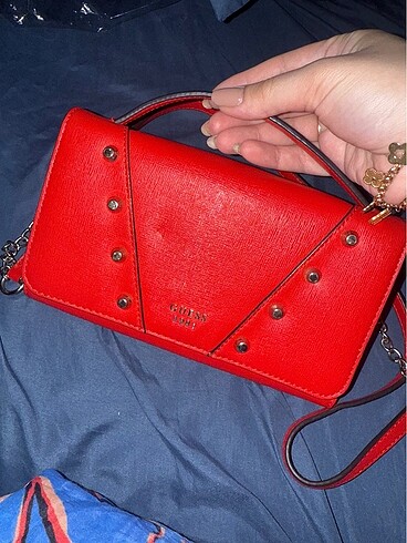 Guess canta