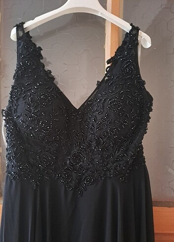 Siyah güpürlü  abiye elbise - Görsel 2