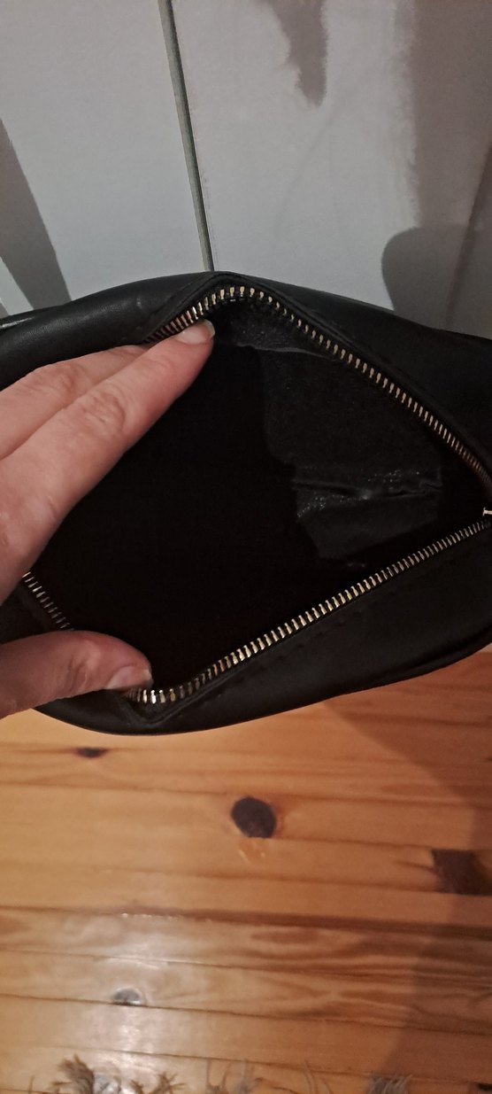 Calvin Klein Siyah Deri Kadın Çapraz Çanta - Görsel 2