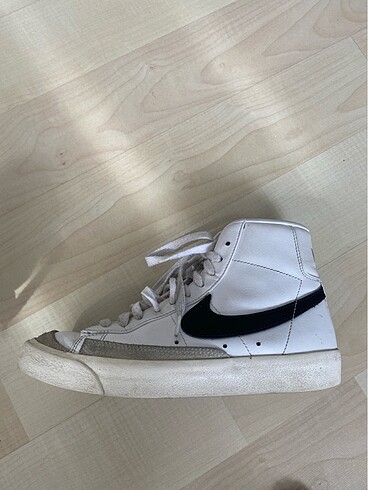 37,5 Beden beyaz Renk Orijinal Nike blazer