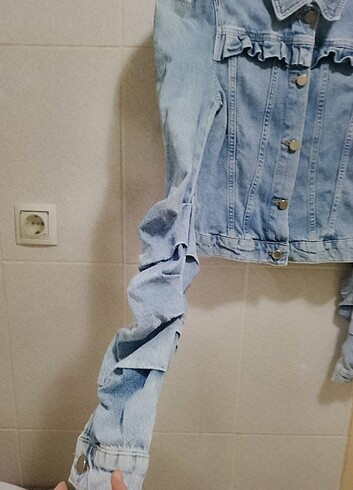 38 Beden mavi Renk Motivi Kolları Fırfırlı Jean Kot Ceket