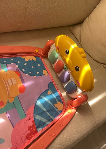 Renkli Bebek piyanolu Oyun Halısı ve Aktivite Merkezi