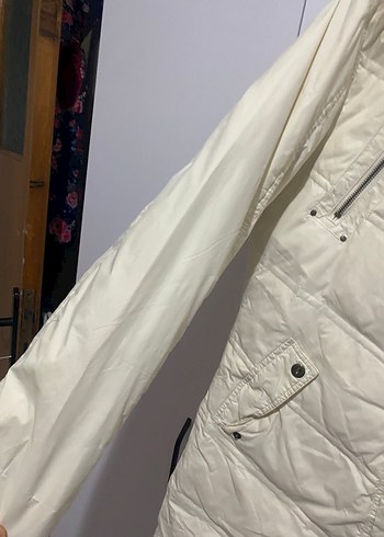 Beyaz Kadın Kışlık Mont - Görsel 3