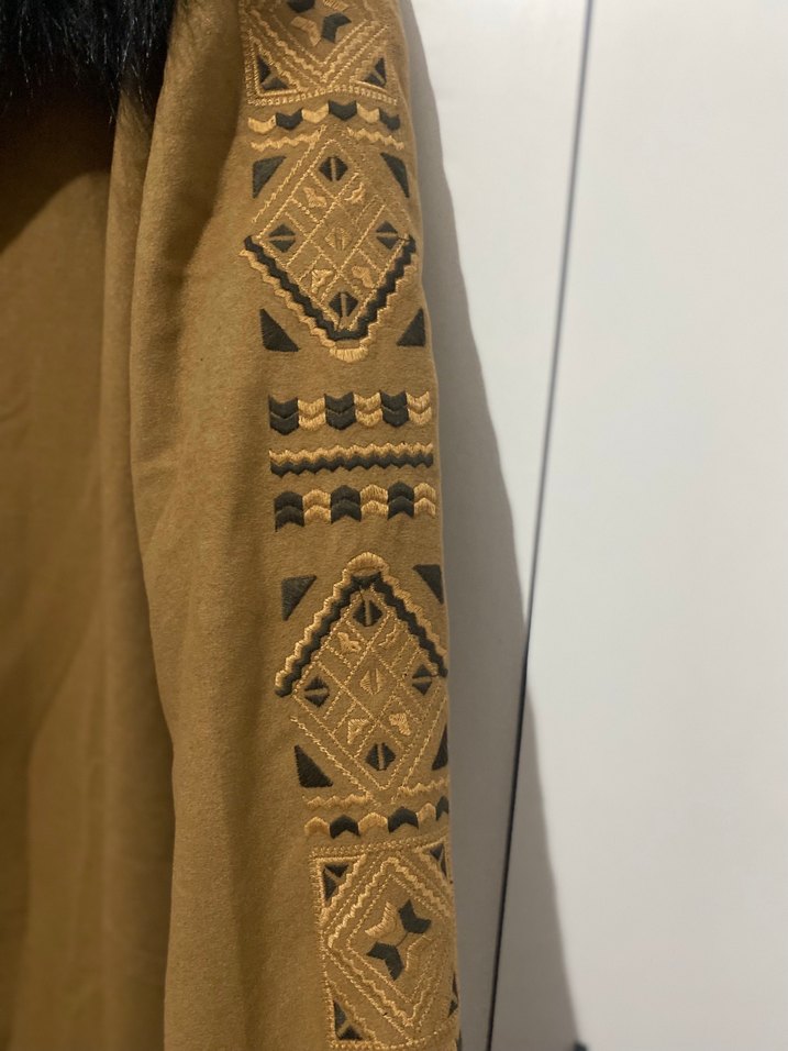 Kürk Detaylı Nakışlı Uzun Süet Kadın Kaban - Görsel 4