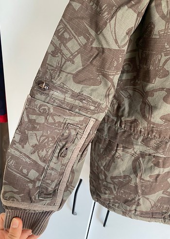 Erkek Çocuk Kamuflaj Desenli Düğmeli Mont - Görsel 4