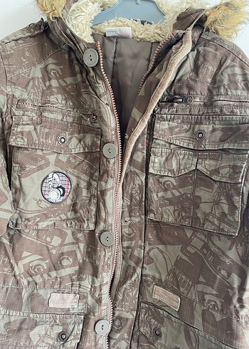 Erkek Çocuk Kamuflaj Desenli Düğmeli Mont - Görsel 2