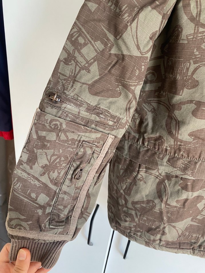 Erkek Çocuk Kamuflaj Desenli Düğmeli Mont - Görsel 4