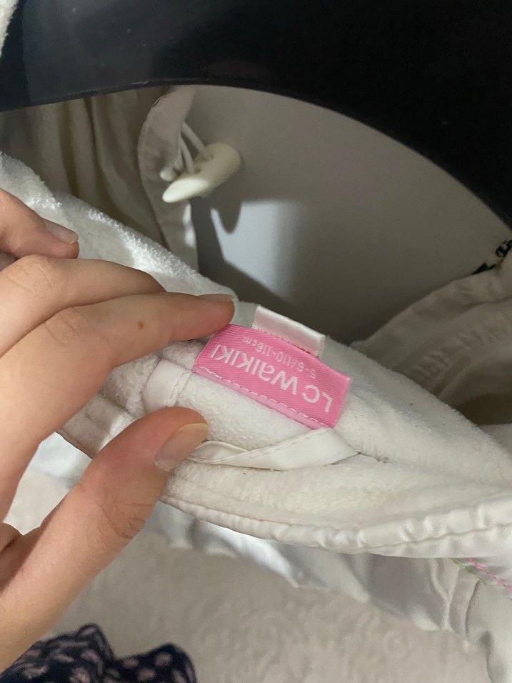 Düğmeli Beyaz Nakışlı Kız Mont - Görsel 5