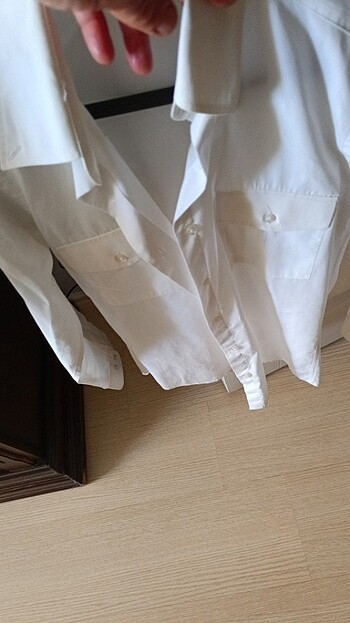 Beyaz gömlek  - Görsel 4