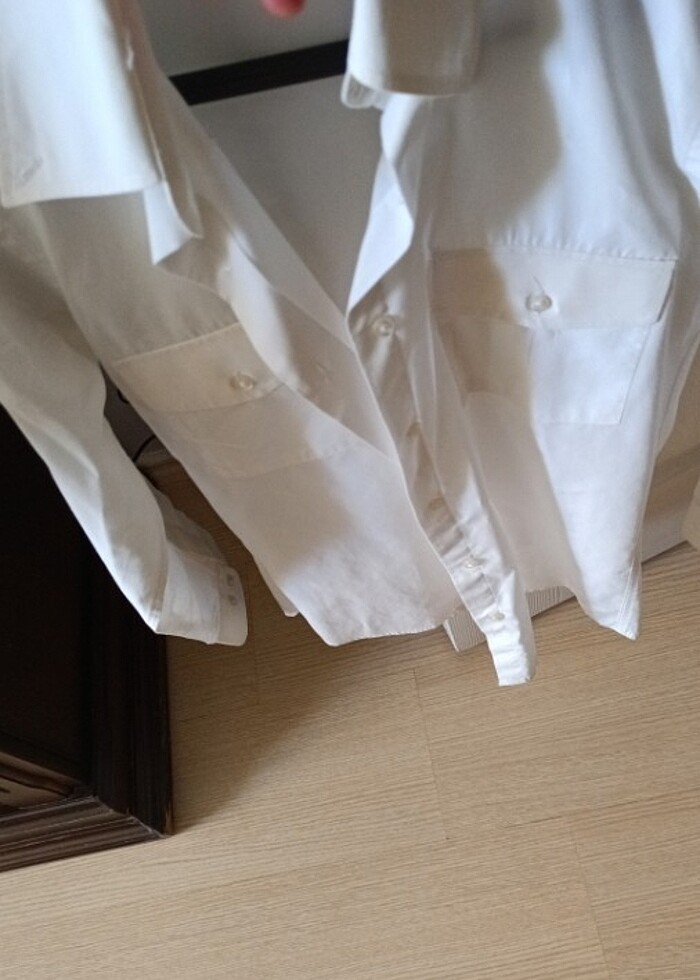 Beyaz gömlek  - Görsel 4