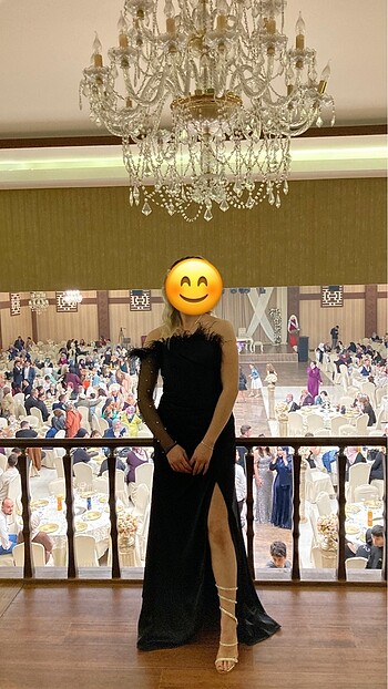Siyah Yırtmaçlı Cemiyet Elbisesi