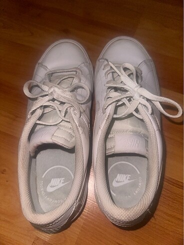 38 Beden beyaz Renk Nike sneakers