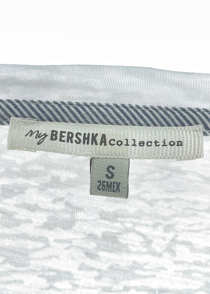 Bershka T-shirt %70 İndirimli. - Görsel 4