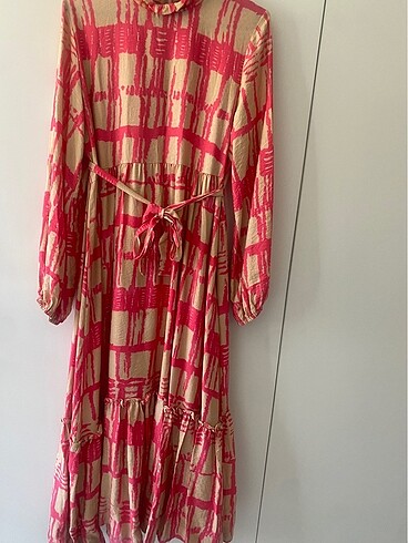 Kuşaklı tesettür elbise - Görsel 5