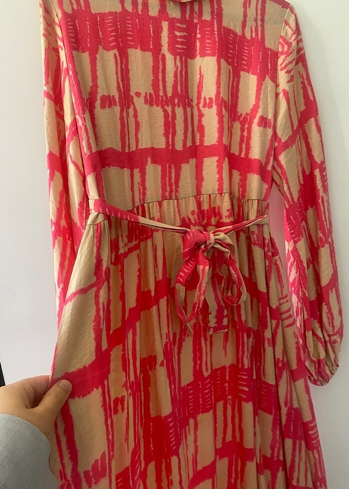 Kuşaklı tesettür elbise - Görsel 2